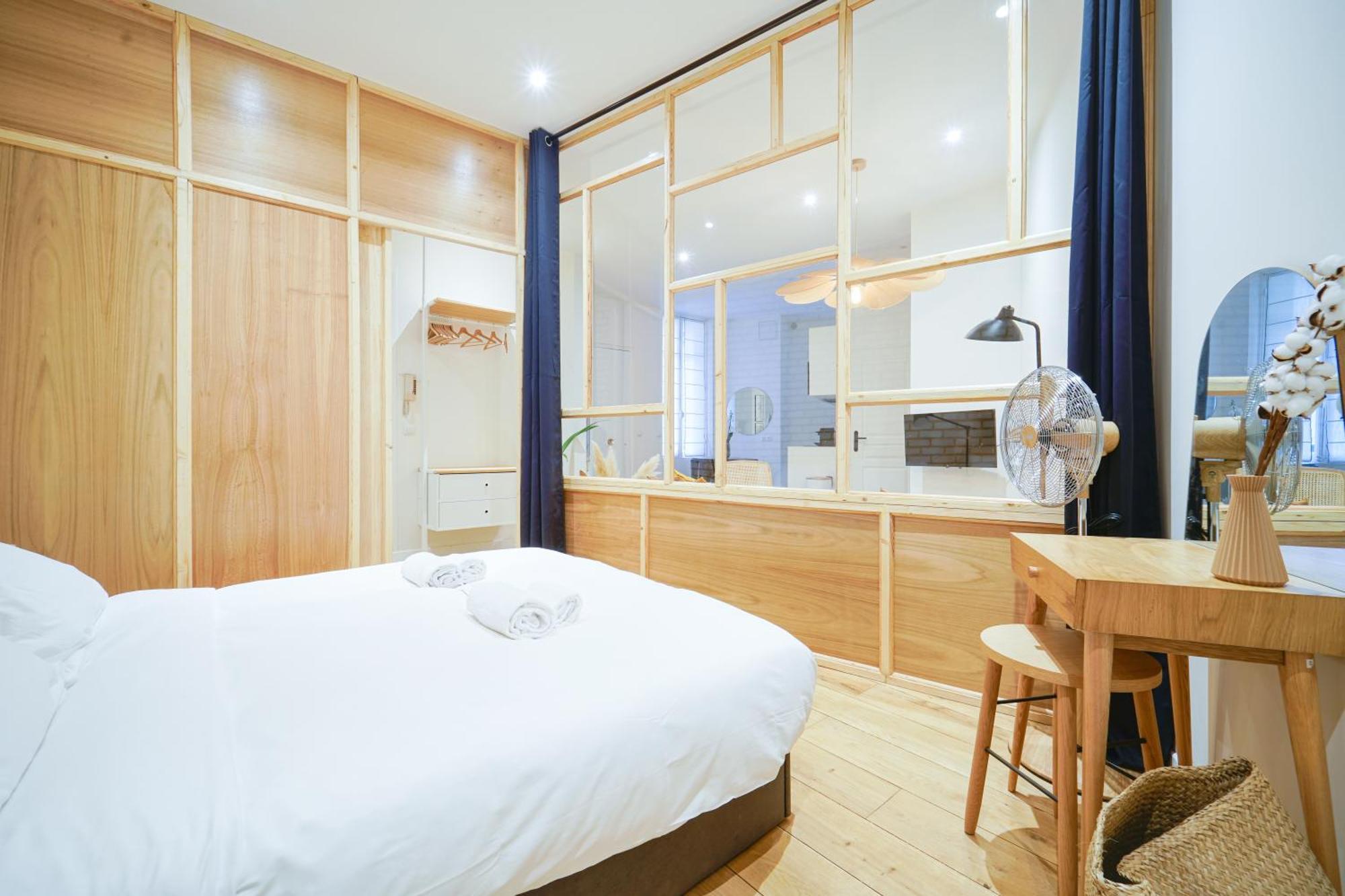 Parisuites Central Canal Saint Martin Luxe & Chic & Cosy Exterior photo