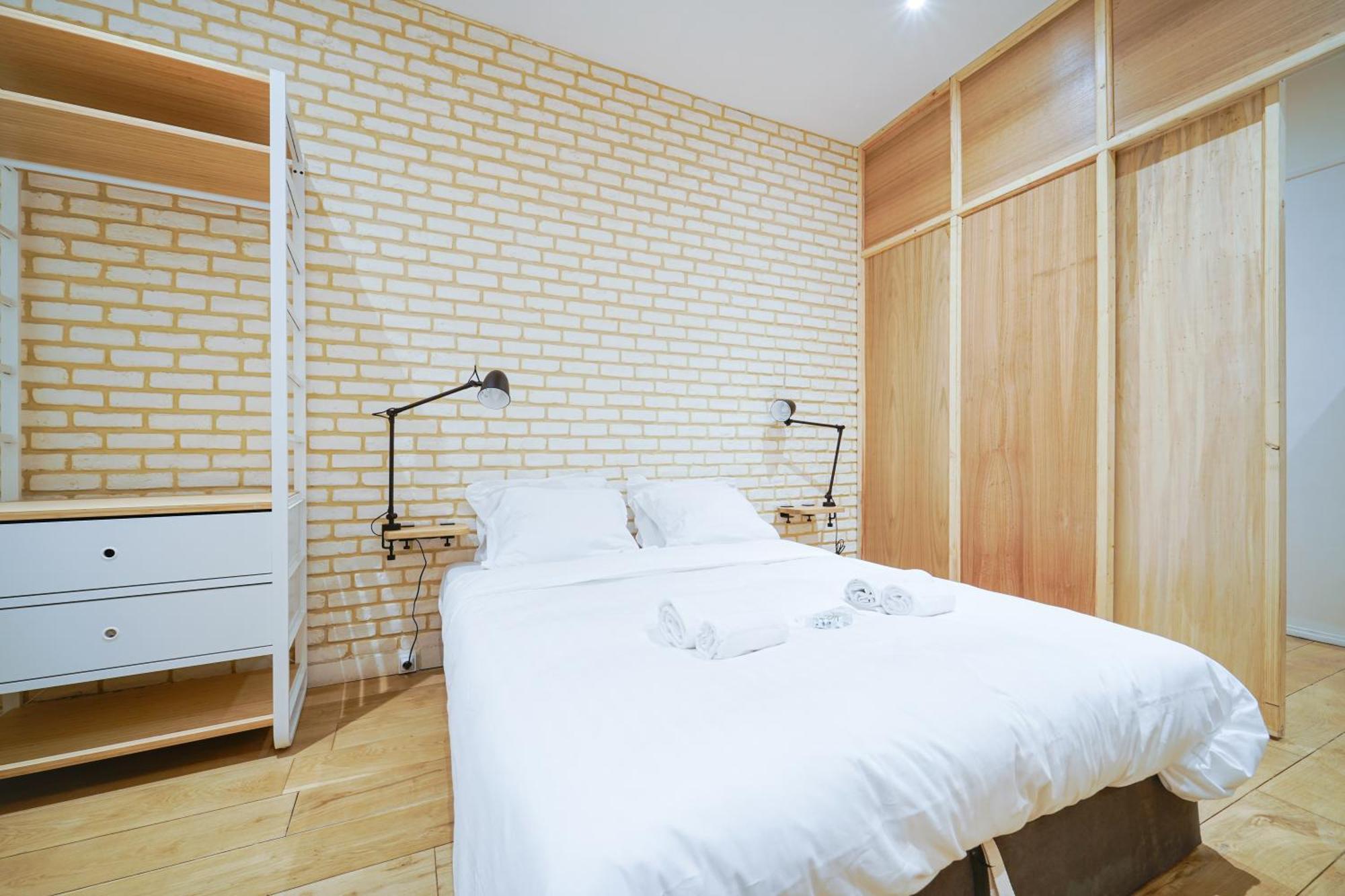 Parisuites Central Canal Saint Martin Luxe & Chic & Cosy Exterior photo